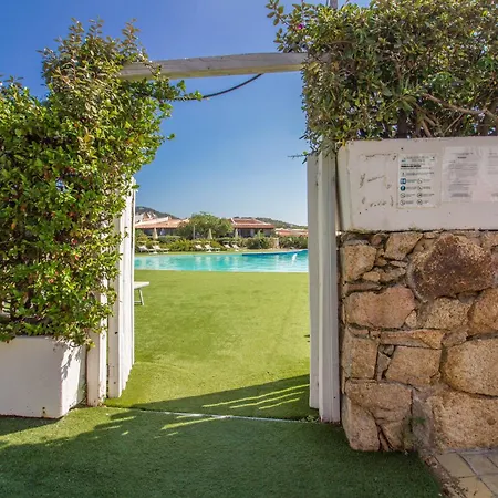 Guesthost - Poolside Paradise Near The Daire *