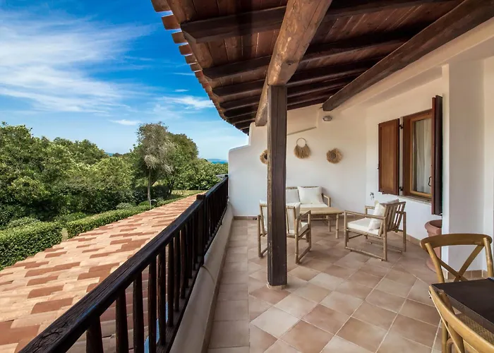 Guesthost - Poolside Paradise Near The * Porto Istana