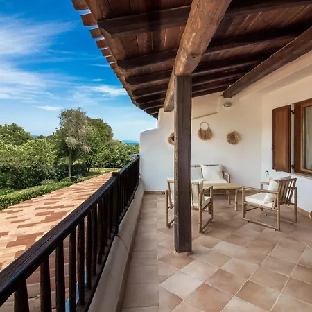Guesthost - Poolside Paradise Near The * Porto Istana