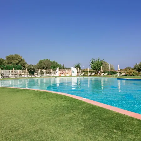 Apartamento Guesthost - Poolside Paradise Near The *