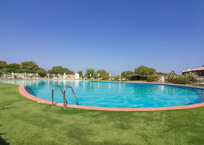 Apartman Guesthost - Poolside Paradise Near The